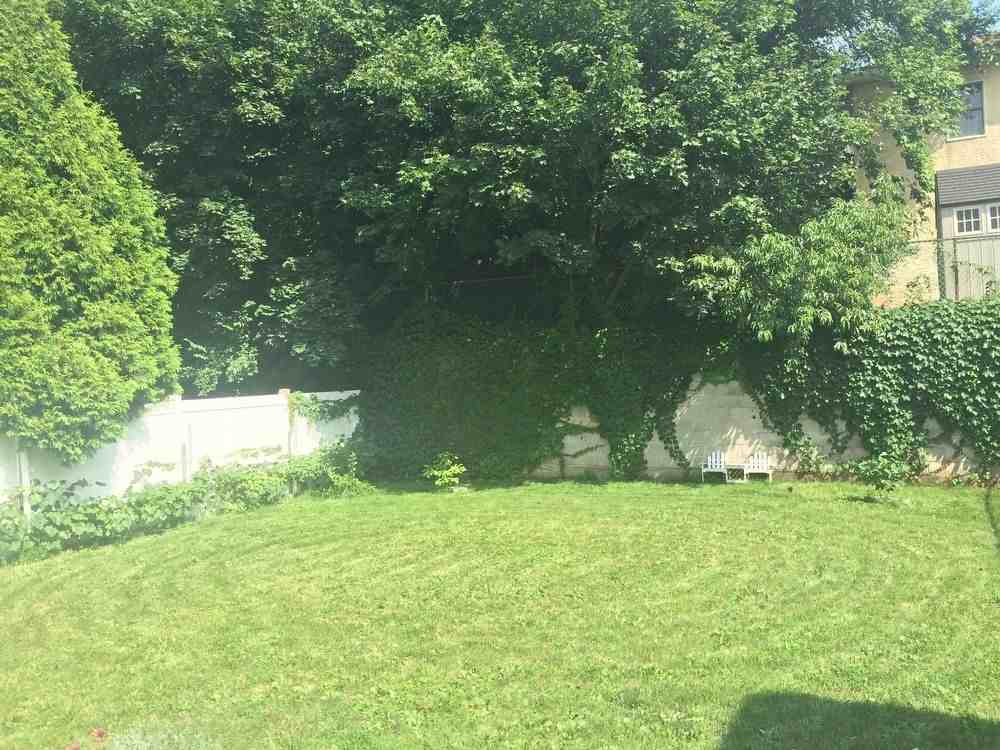 322 Manor Ave - Photo 2 of 15