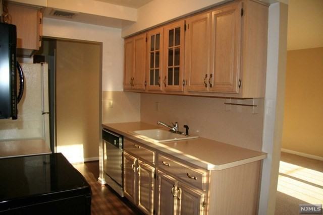 346 Maple Ave #3 - Photo 2 of 12