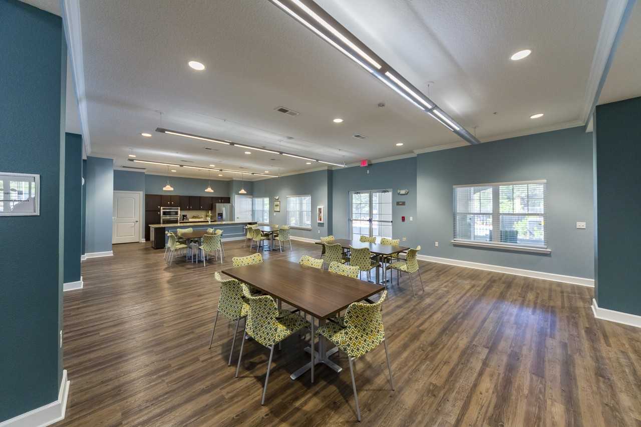 Katie Manor - Photo 3 of 25