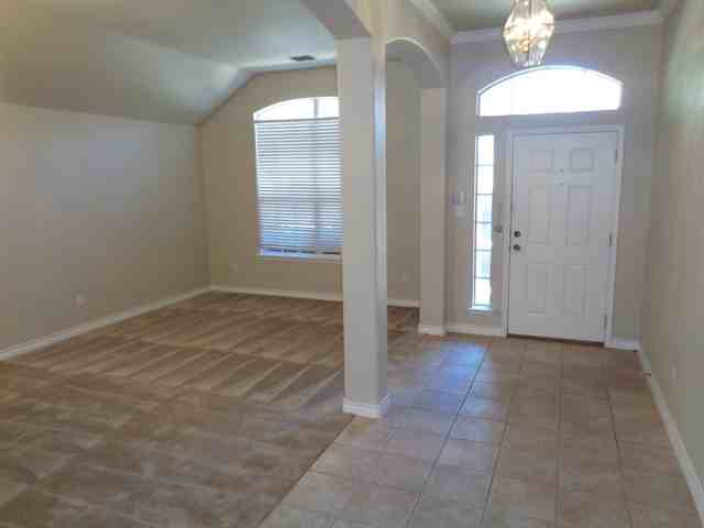 989 Dogwood Ln - Photo 2 of 10