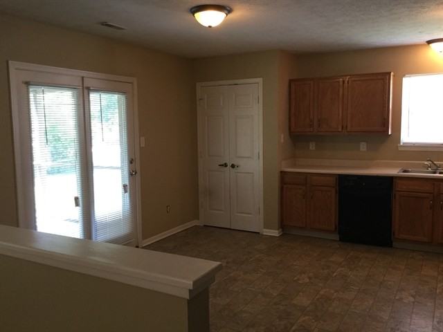 8108 Blackgum Ct - Photo 3 of 9