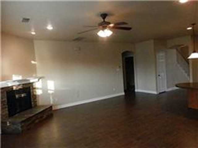 1333 Castlegar Ln - Photo 2 of 9