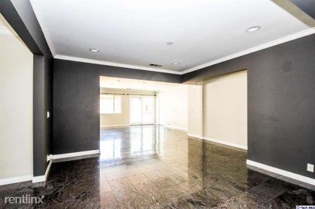985 Verdugo Cir Dr - Photo 2 of 3