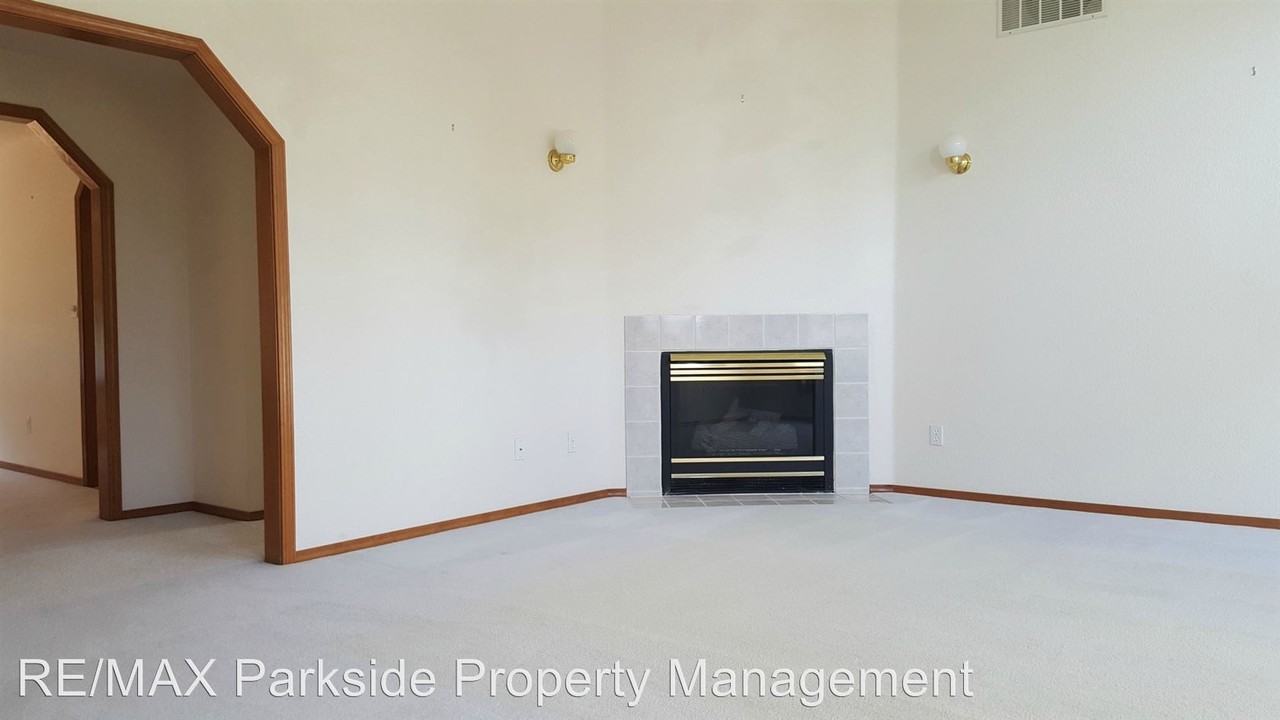 1925 Lenox Ct NW - Photo 3 of 26