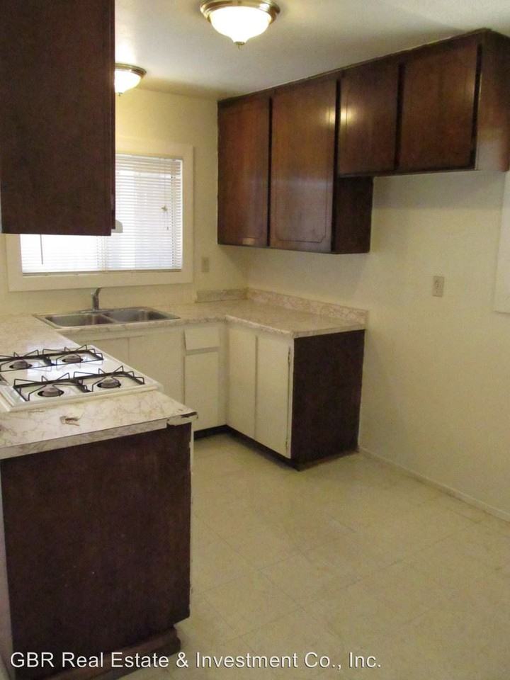 4300 Galbrath Dr - Photo 3 of 11