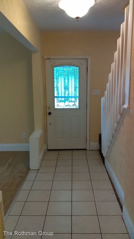 1242 Alwildy Ave - Photo 3 of 21