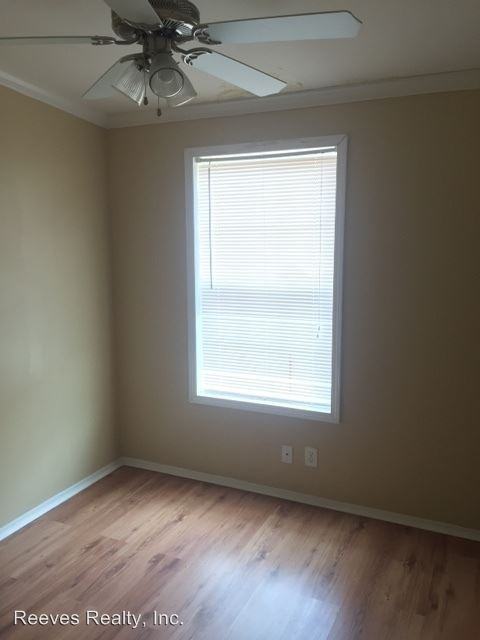 1315 Creekway Dr - Photo 2 of 12