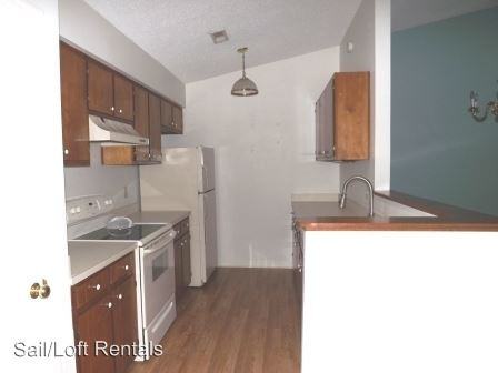 1119 Gilgo Rd - Photo 3 of 10