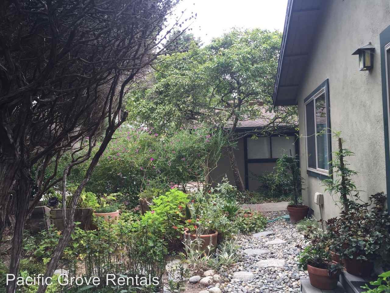 4076 Sunset Ln - Photo 2 of 16