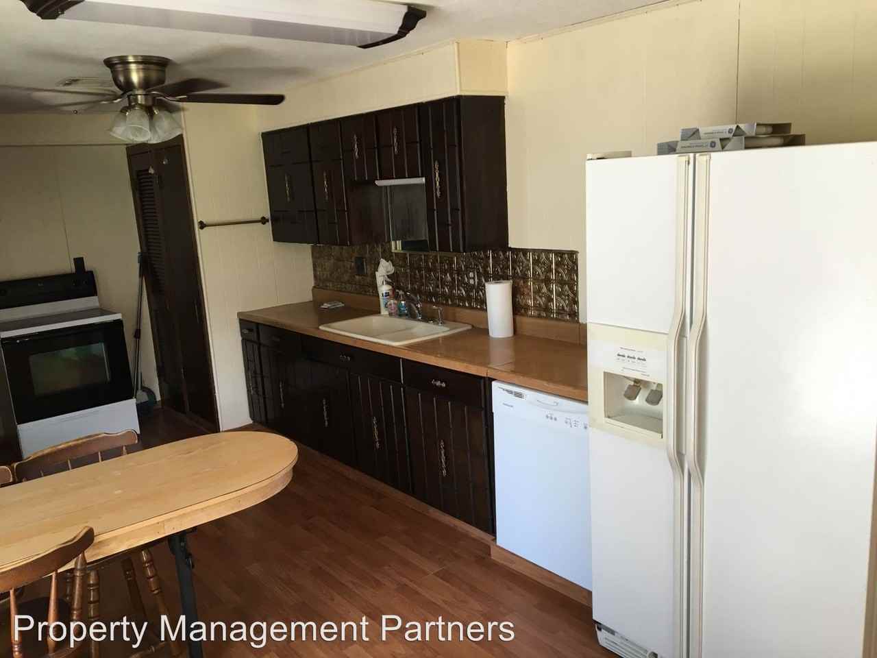 548 N Doris St - Photo 2 of 6