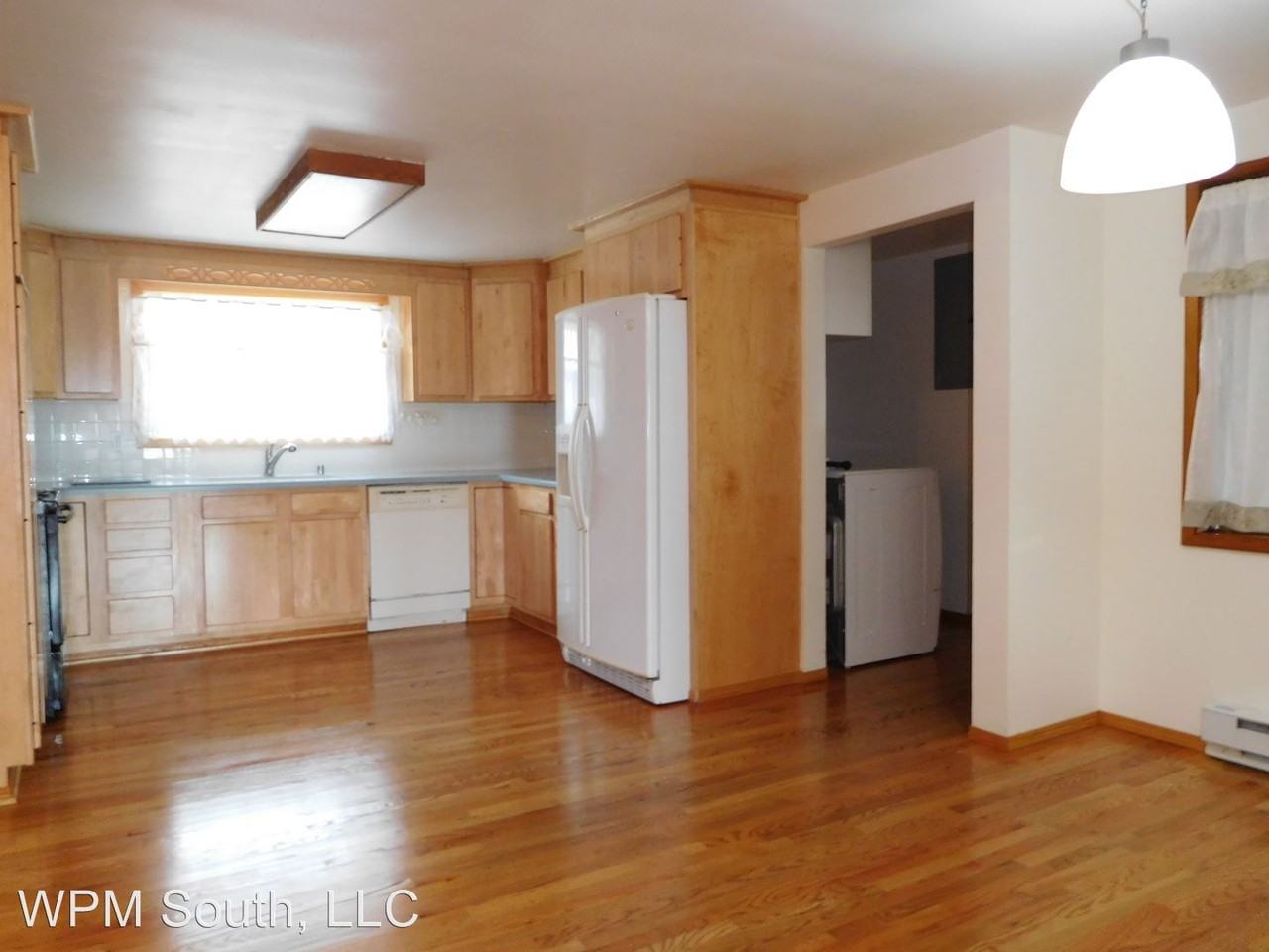 752 S 208th St - Photo 3 of 17