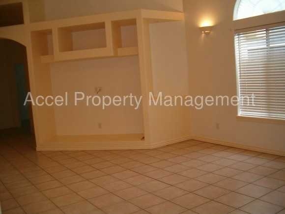 7109 N 26th St - Photo 3 of 11