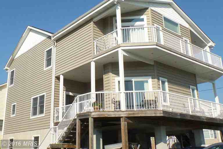 9116 Cuckold Point Rd - Photo 2 of 30