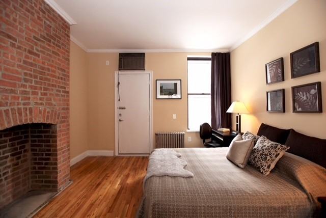 206 Washington St - Photo 3 of 9