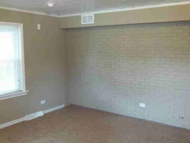 14448 Kilbourn Ave - Photo 3 of 15