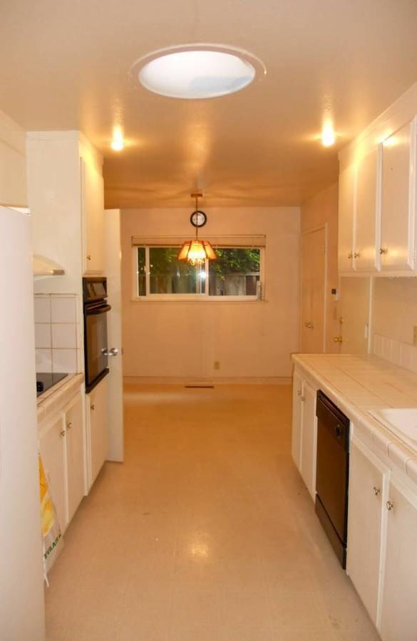 5597 Glenoak Court - Photo 3 of 3