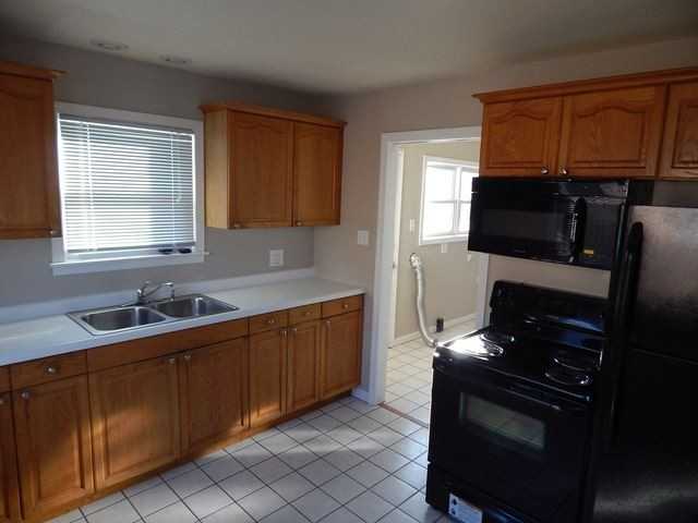 16419 School St - Photo 2 of 7