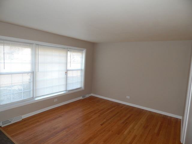 16419 School St - Photo 3 of 7