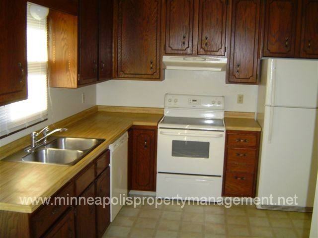 422 Arion St E - Photo 3 of 19