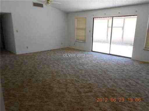 1013 Neil Armstrong Cir - Photo 2 of 9