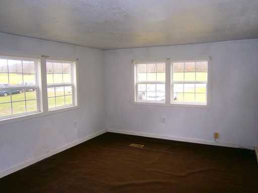 2020 Conewago Rd - Photo 2 of 6