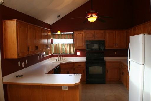 1907 Pawnee Dr - Photo 3 of 15