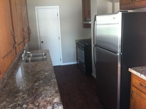 1020 N Shore Dr - Photo 3 of 6