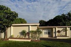 6821 NW 24th St - Photo 3 of 20