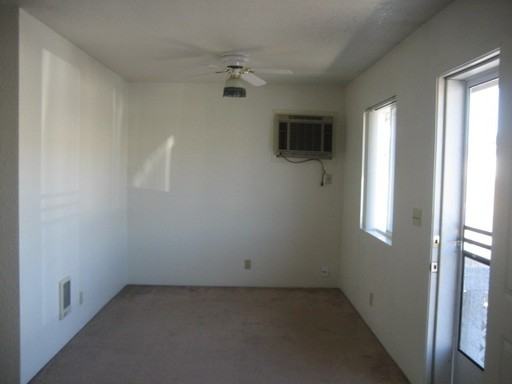 210 Sunny Ln - Photo 2 of 8