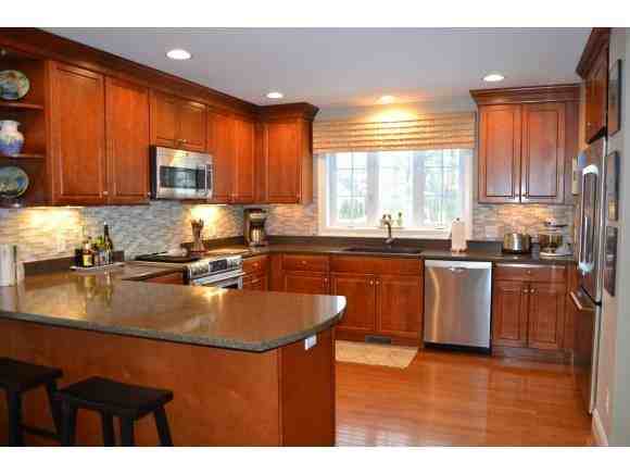 25 Vineyard Dr - Photo 2 of 14