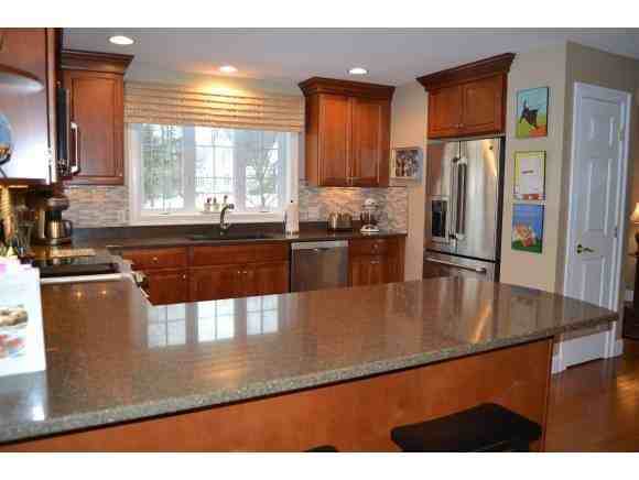 25 Vineyard Dr - Photo 3 of 14