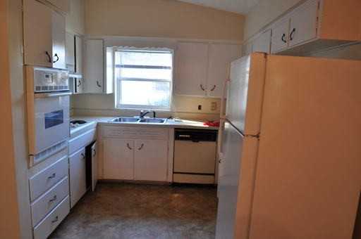 1808 Rock Lake Dr - Photo 2 of 12