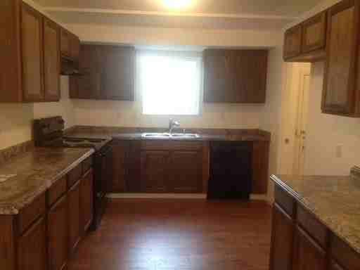 815 NE 86th St - Photo 2 of 4