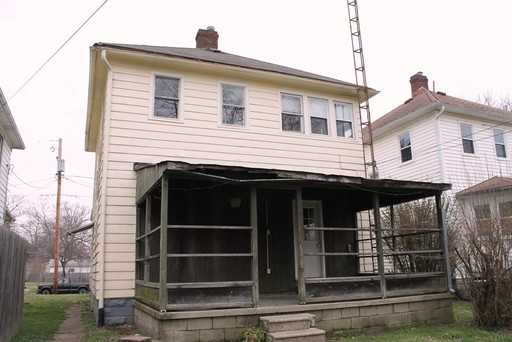 109 N Division St - Photo 3 of 18