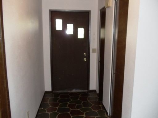 1080 SE City Beach St - Photo 3 of 12