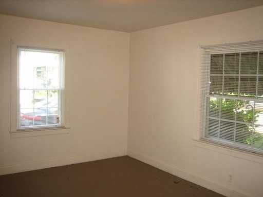 2940 Greenway Ave - Photo 2 of 9