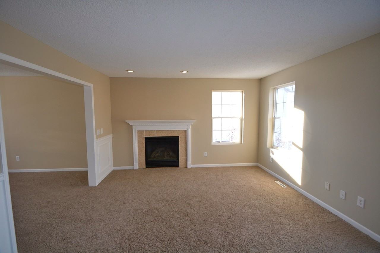 17041 Georgetown Way - Photo 3 of 12