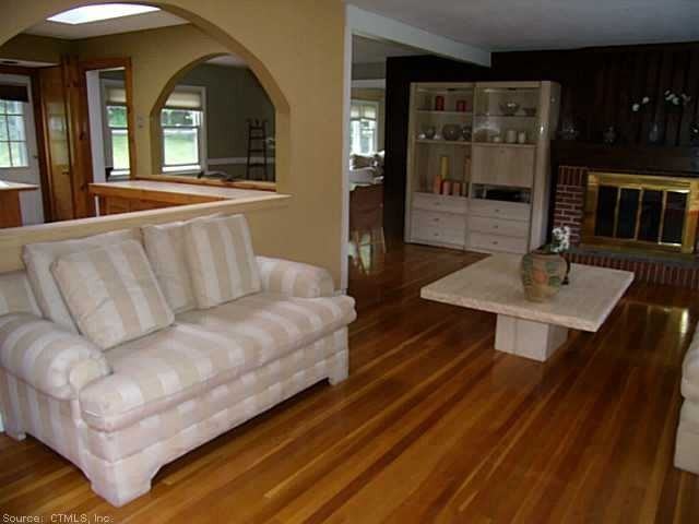 517 Grassy Hill Rd - Photo 3 of 29