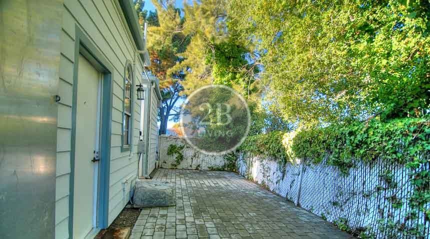 3261 Ash St A - Photo 3 of 16