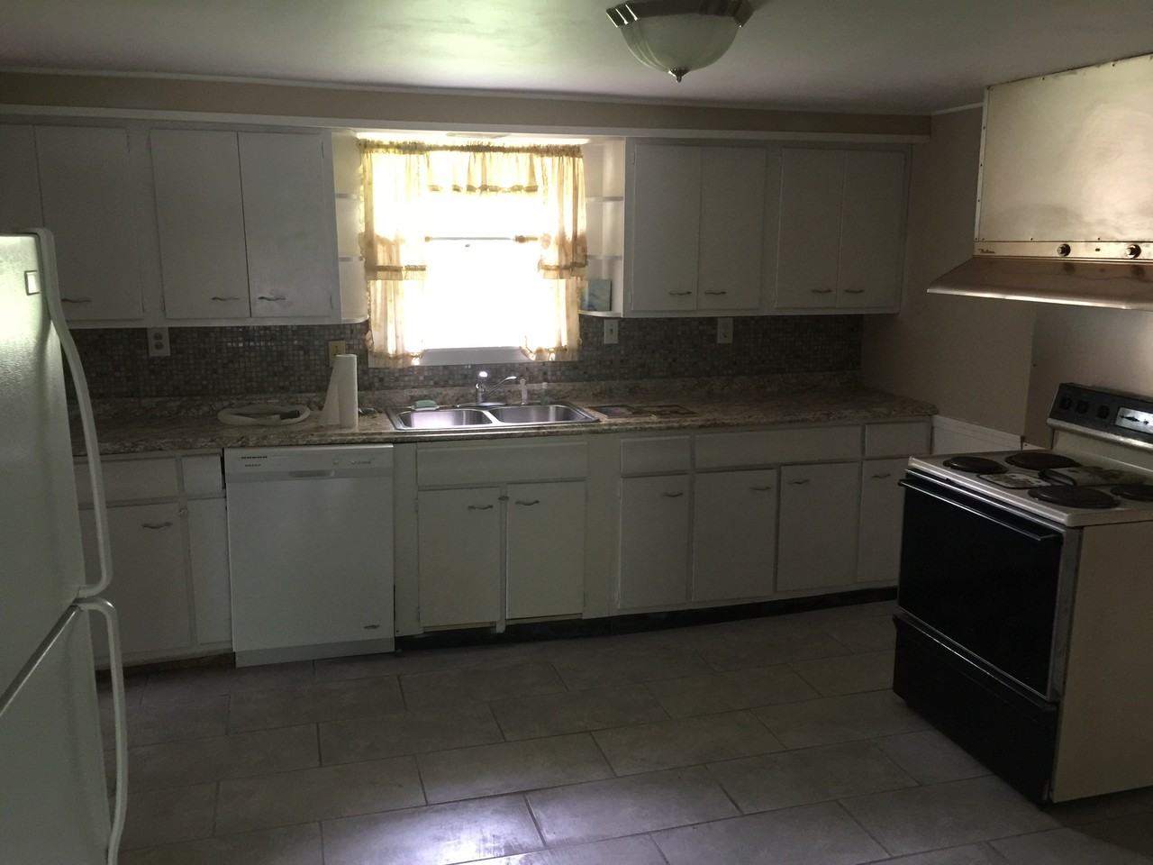 2214 OH-28 - Photo 2 of 10