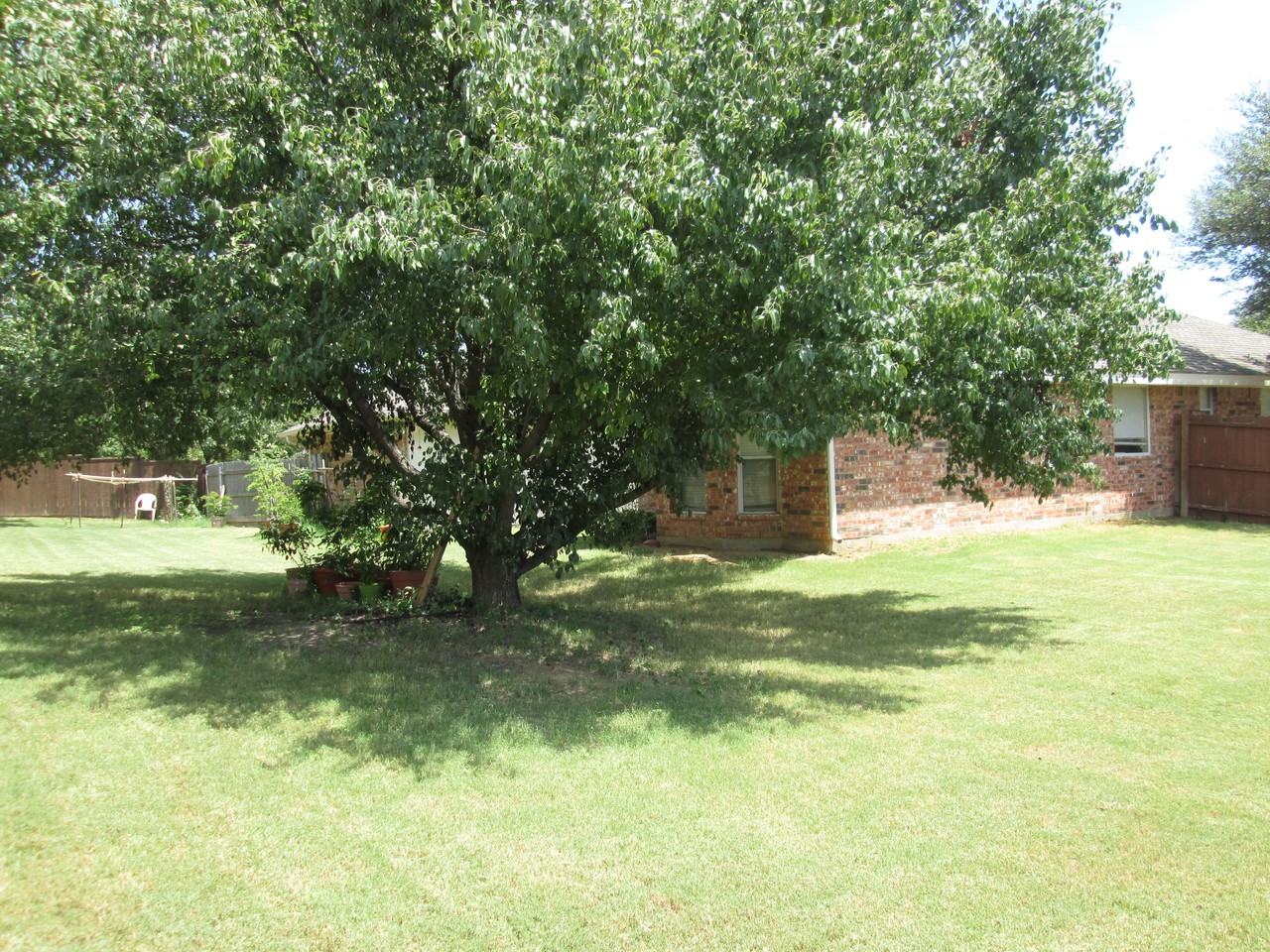 400 Hampstead Dr - Photo 3 of 3