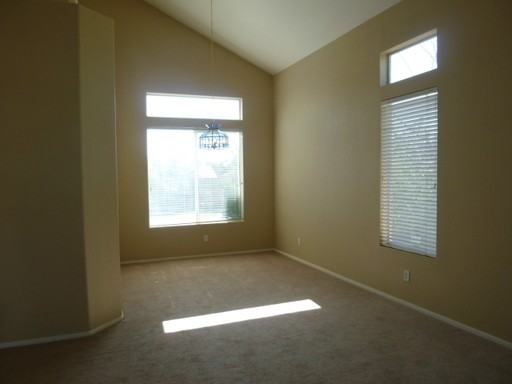 242 Farlin Cir - Photo 2 of 9
