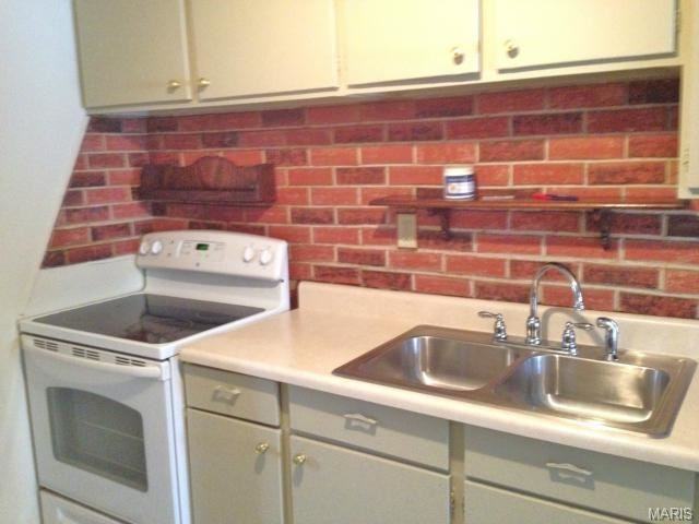 8817 Ivy Ave - Photo 3 of 11