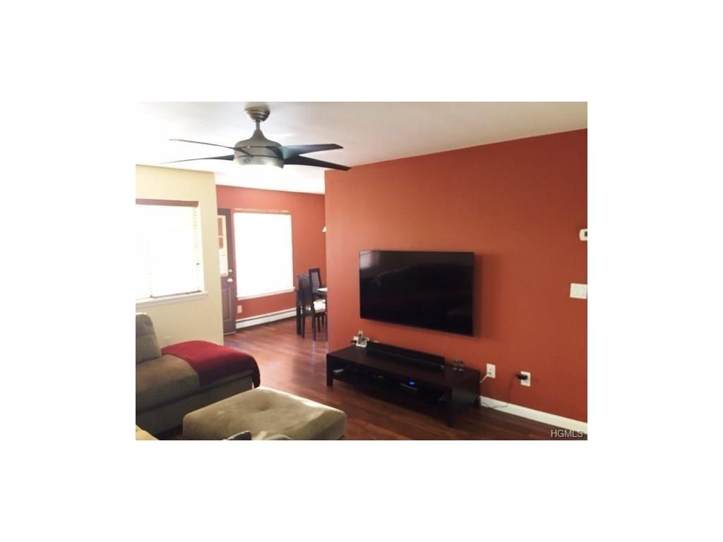 110 Foxwood Cir - Photo 3 of 13