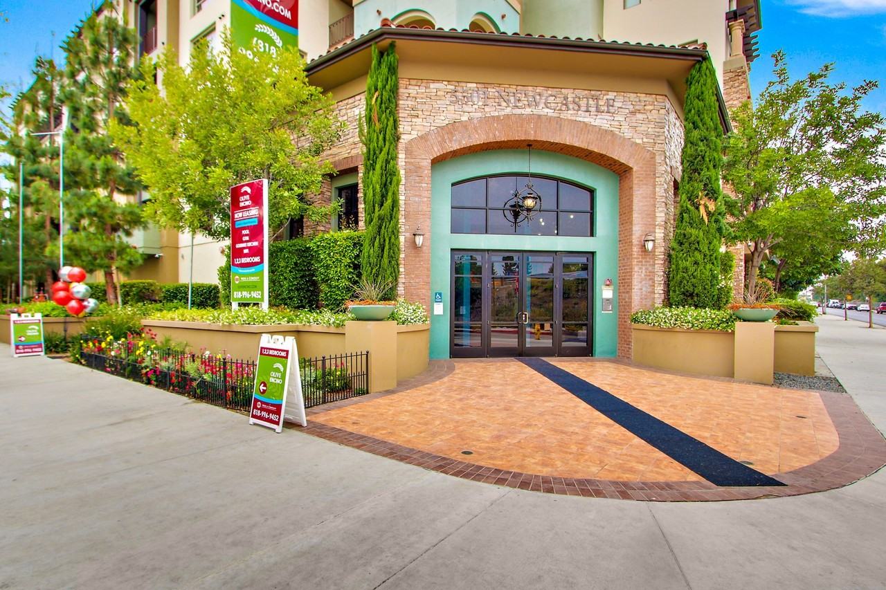 Olive Encino - Photo 2 of 35