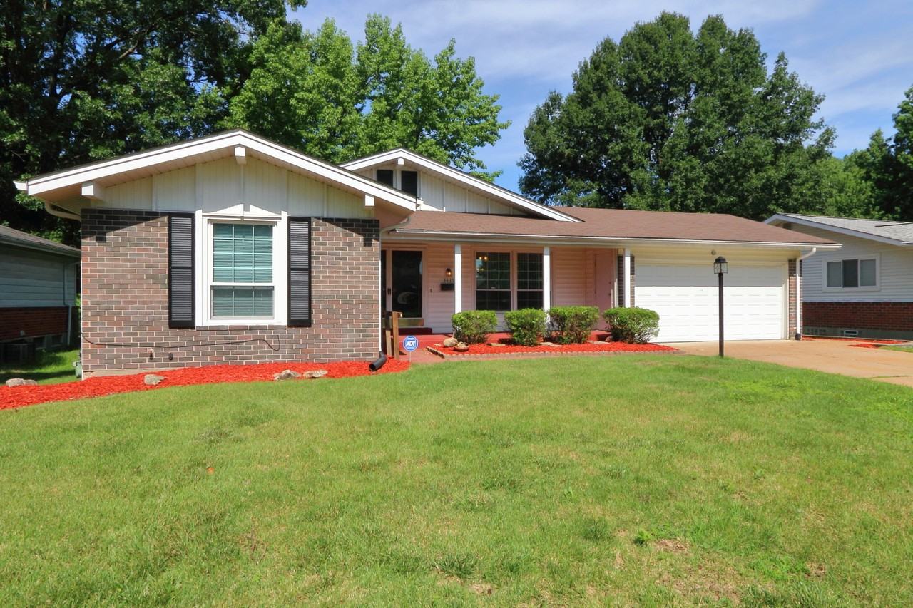 3435 Brookshire Dr - Photo 2 of 23