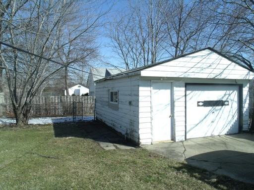 13410 Wainfleet Ave - Photo 2 of 21