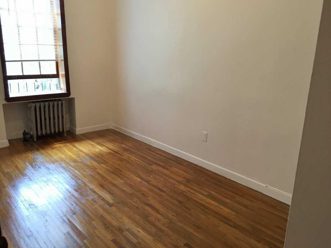 35 West 82nd Street - Photo 2 of 4