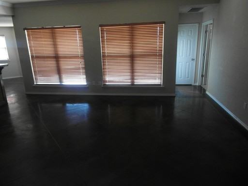 138 Arapaho St - Photo 2 of 6