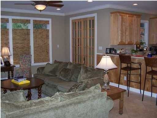 2045 Crystal Lake Dr - Photo 2 of 10